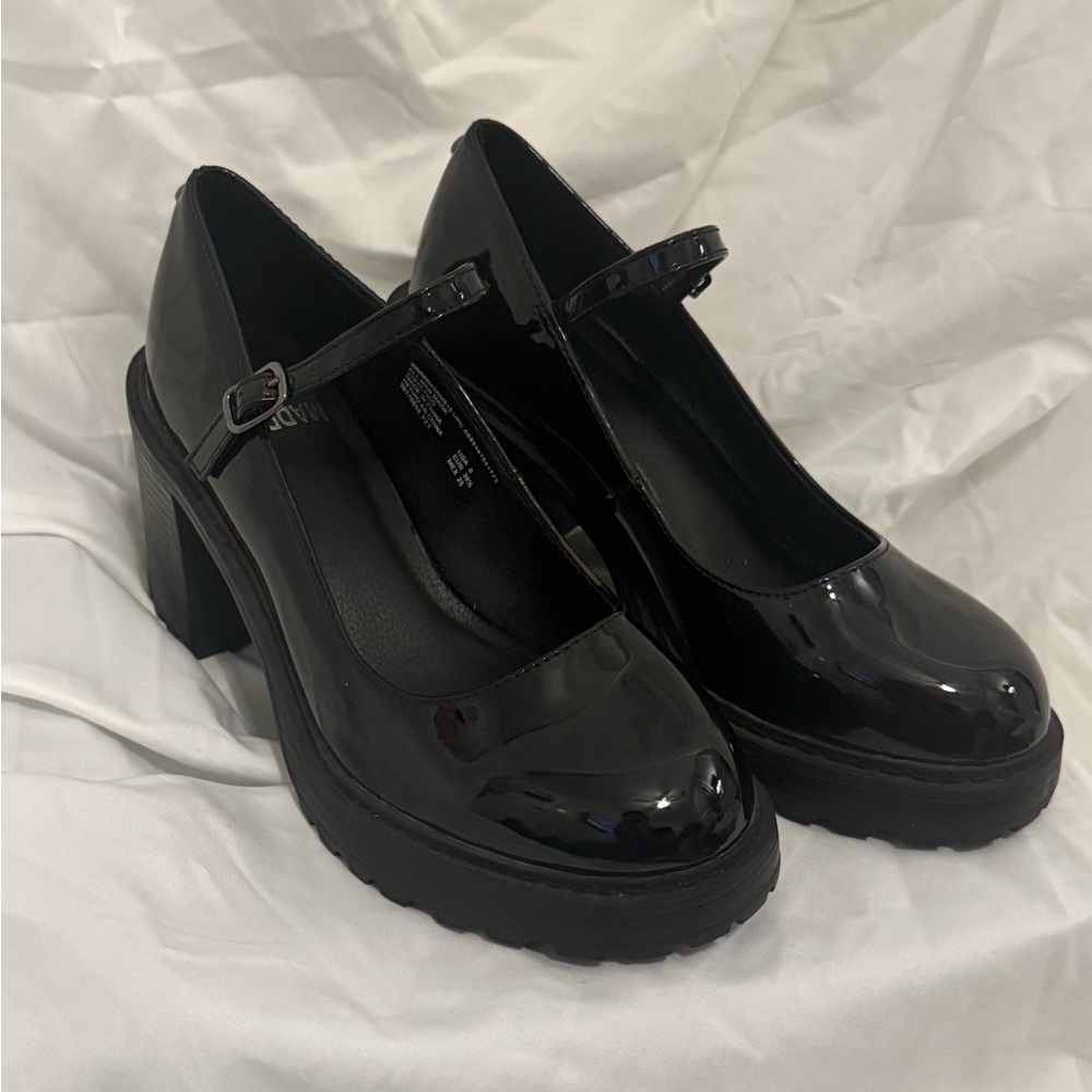 Glossy Black Mary Jane Heels